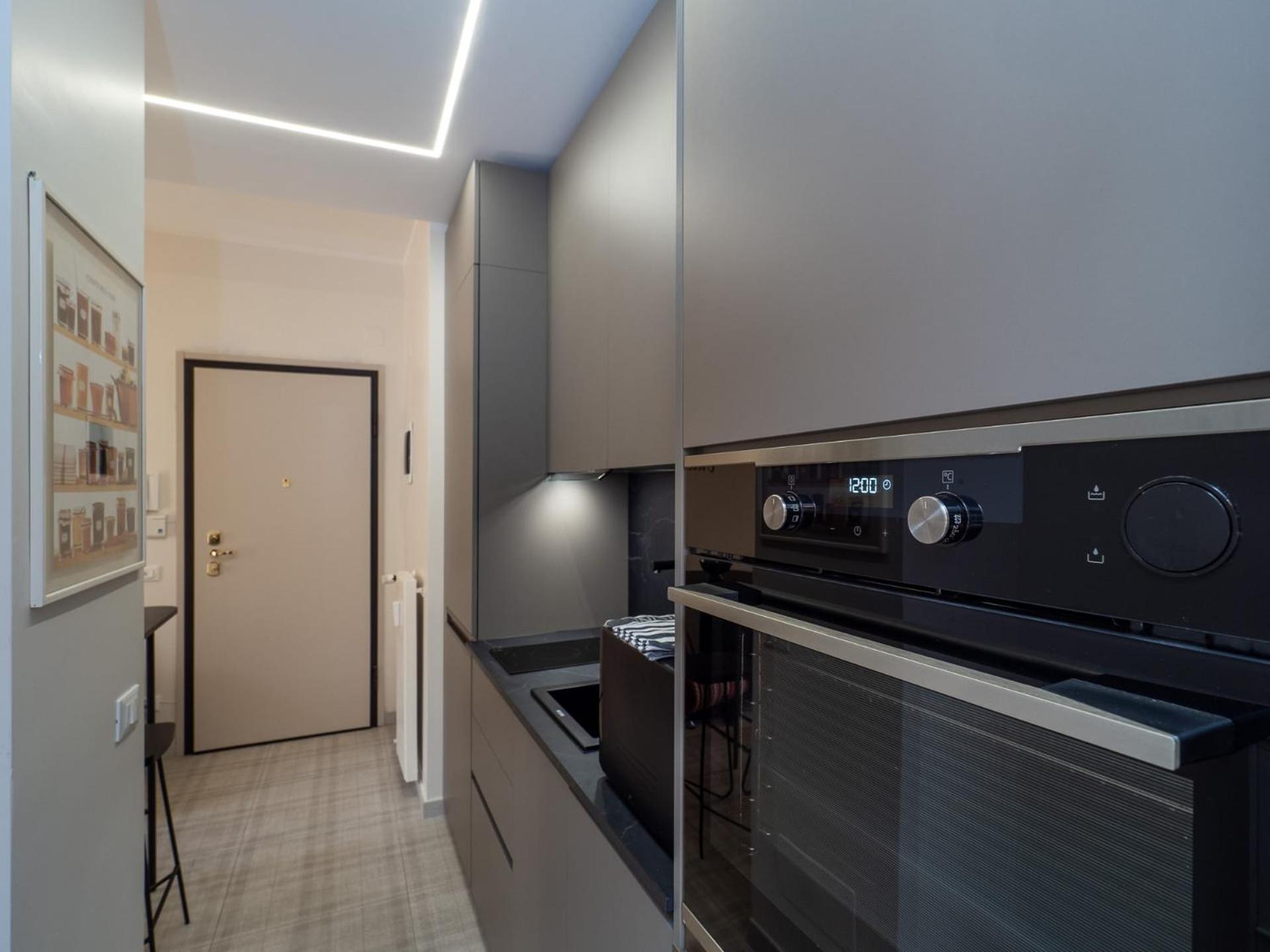 Apartamento Stylish Flat With Balcony - 15 Min To Duomo Milán Exterior foto