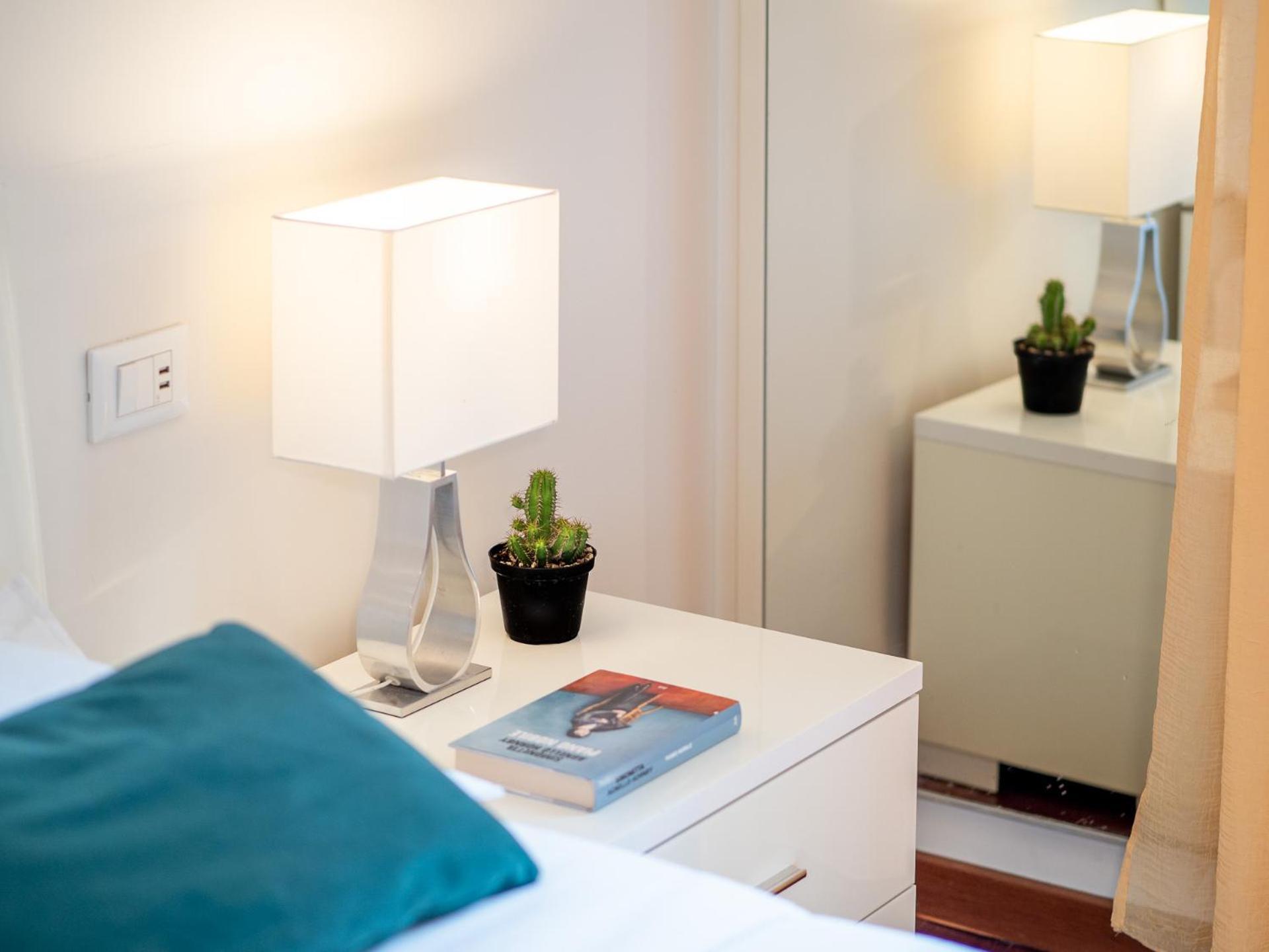Apartamento Stylish Flat With Balcony - 15 Min To Duomo Milán Exterior foto