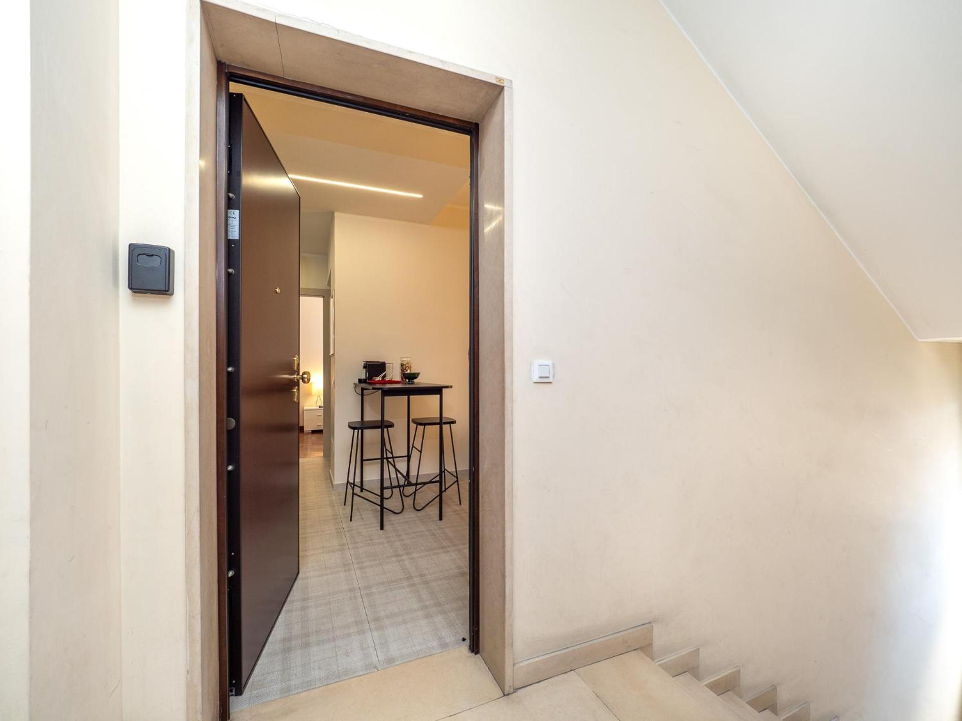Apartamento Stylish Flat With Balcony - 15 Min To Duomo Milán Exterior foto